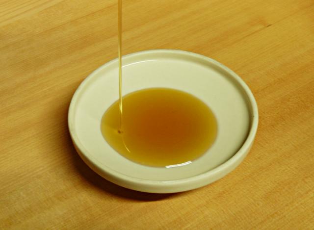 Sesame (Sesamum indicum), oil